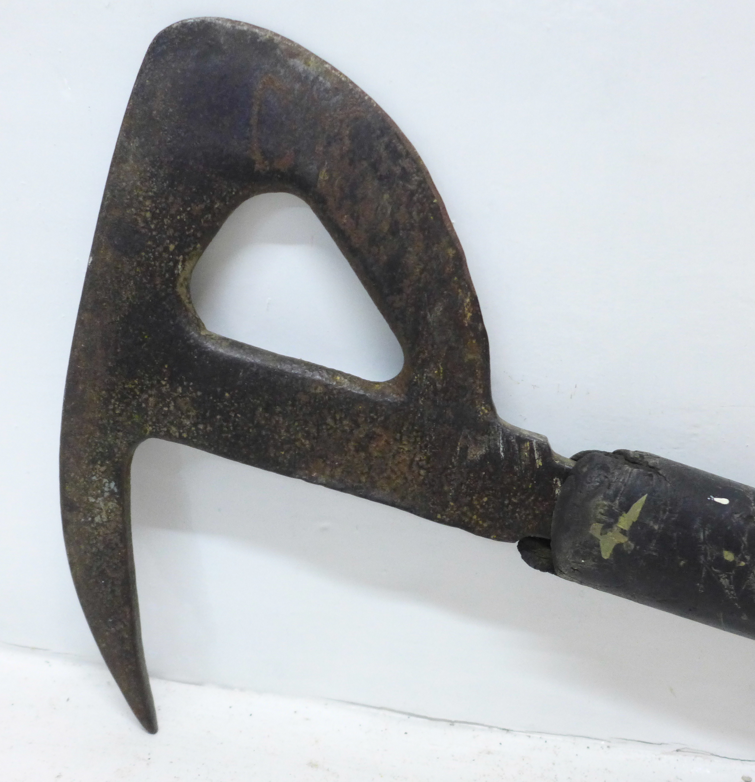 A WWII bomber aircraft escape axe, dated 1943 - Image 2 of 4