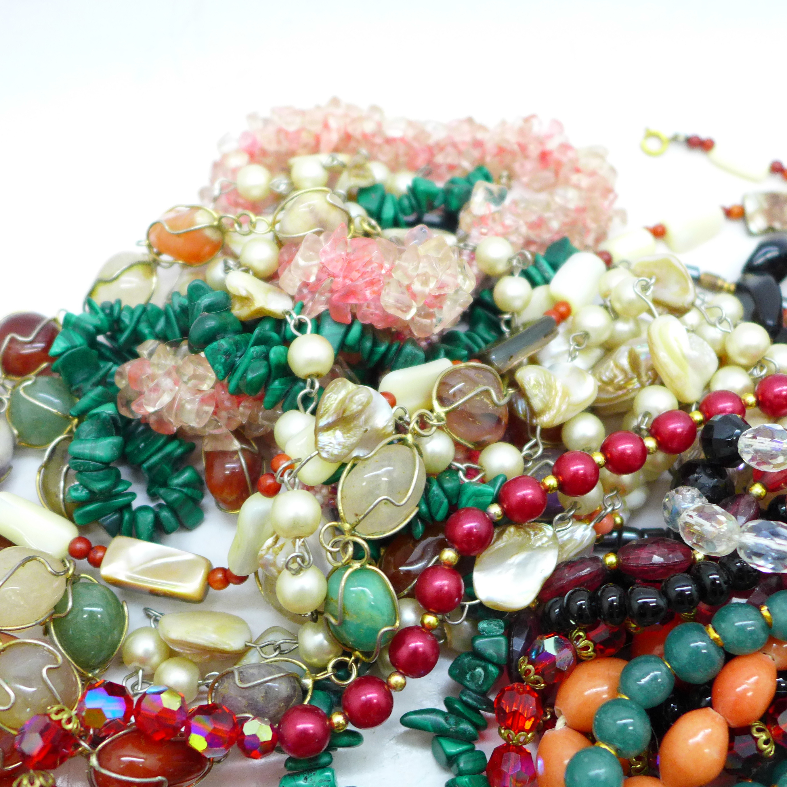 Gemstone and glass bead necklaces - Image 2 of 4