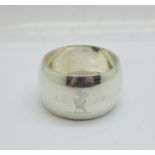 A heavy Scottish silver napkin ring, A.R. Angell, Edinburgh 1966, 46g