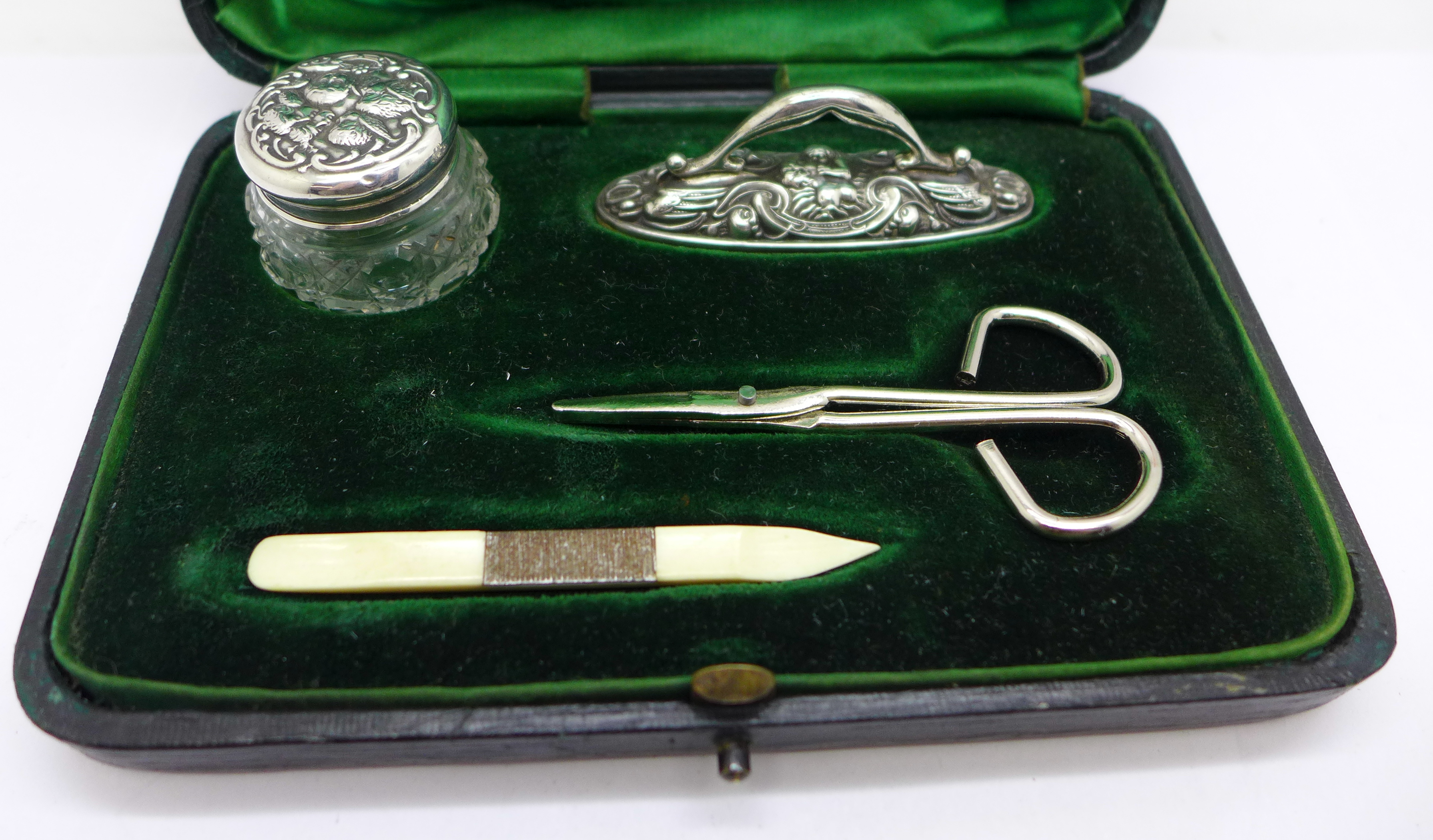 A silver mounted manicure set with associated scissors, Birmingham 1903 and 1907 hallmarks - Image 3 of 4