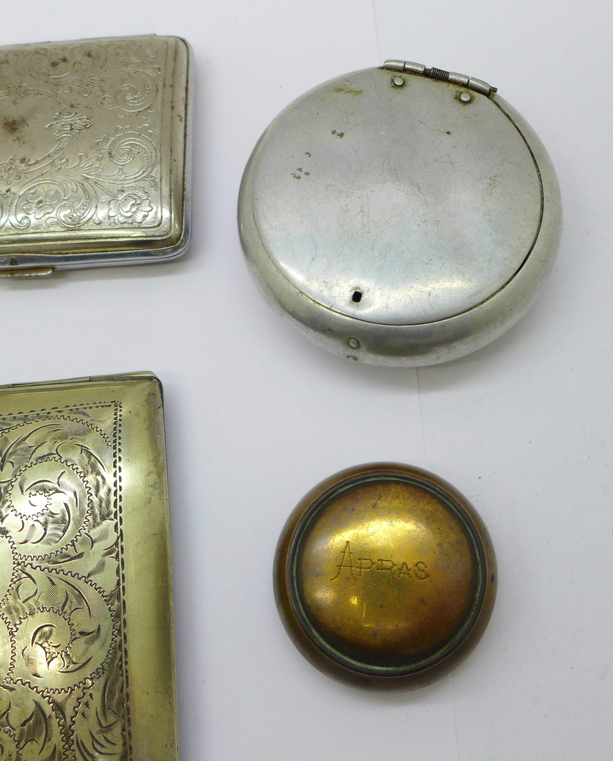 Four cigarette cases, an aluminium tobacco box, a/f and a lidded pot marked Arras - Image 4 of 5