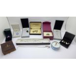 Silver jewellery, boxed