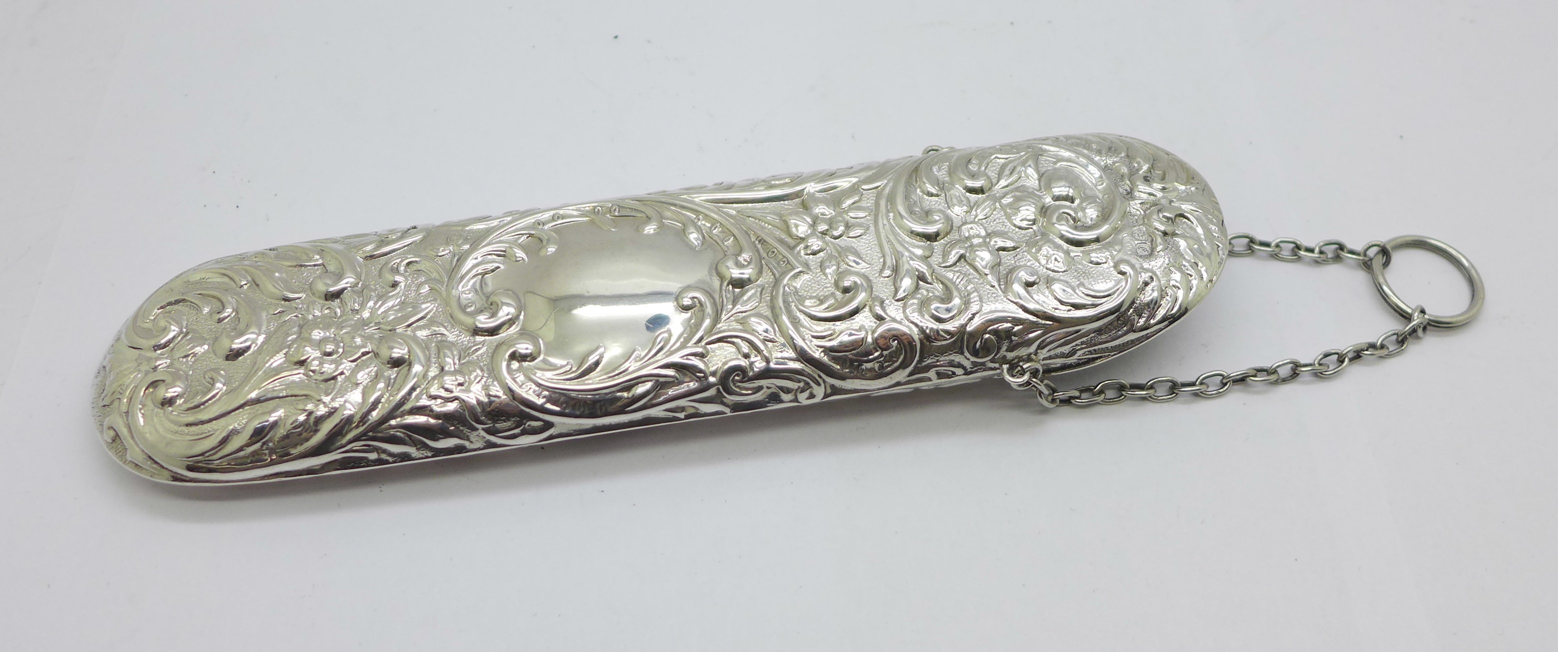 An embossed silver spectacle case, Chester 1914 - Image 2 of 2