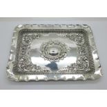 A silver dressing table tray, Birmingham 1904, 285g, 20cm x 27.5cm