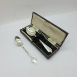 Two christening spoons including Chester 1901, 25g