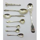 Seven silver spoons and a silver pen, 60g