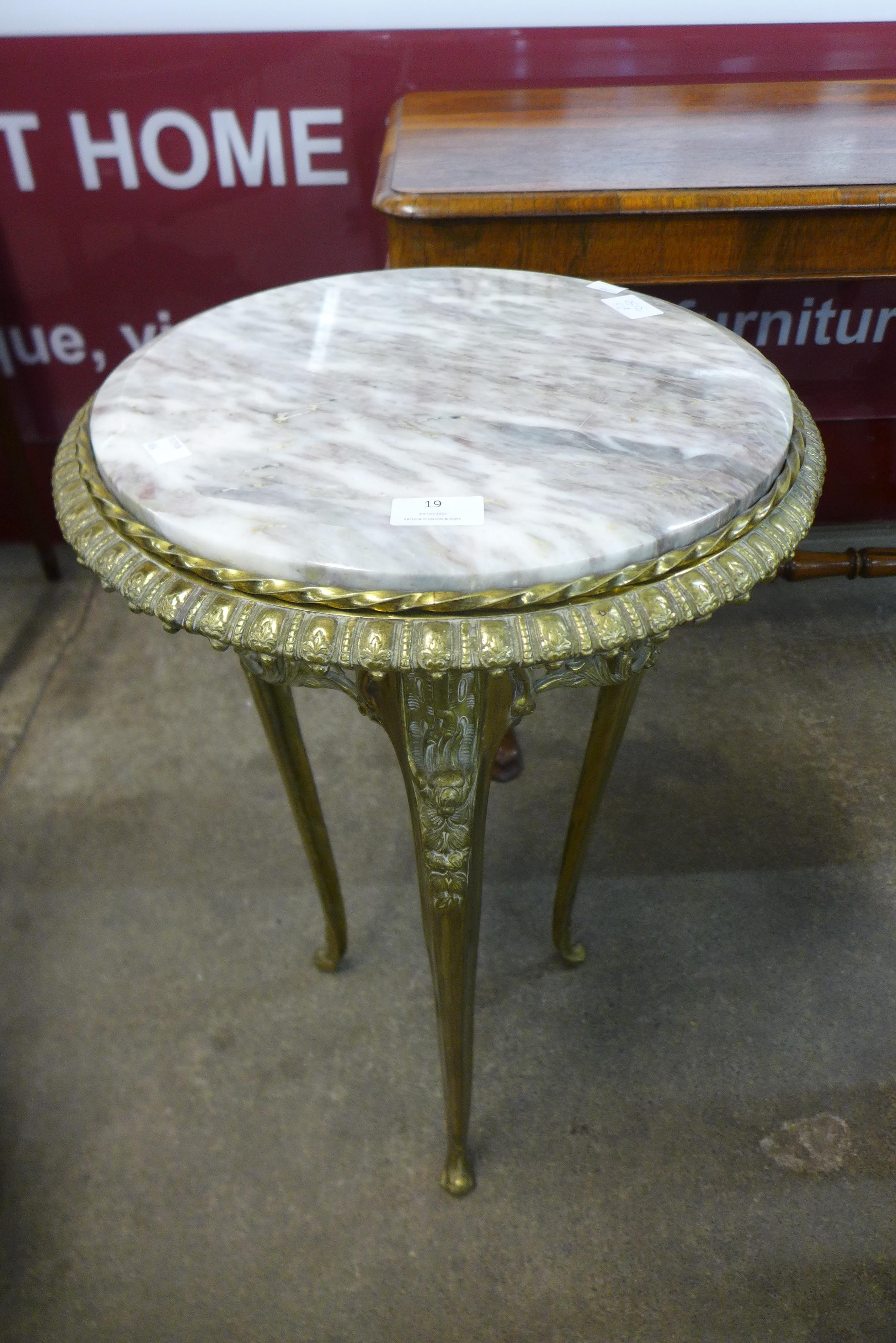 A French Louis XV style ormolu and marble topped circular jardiniere stand - Bild 2 aus 2