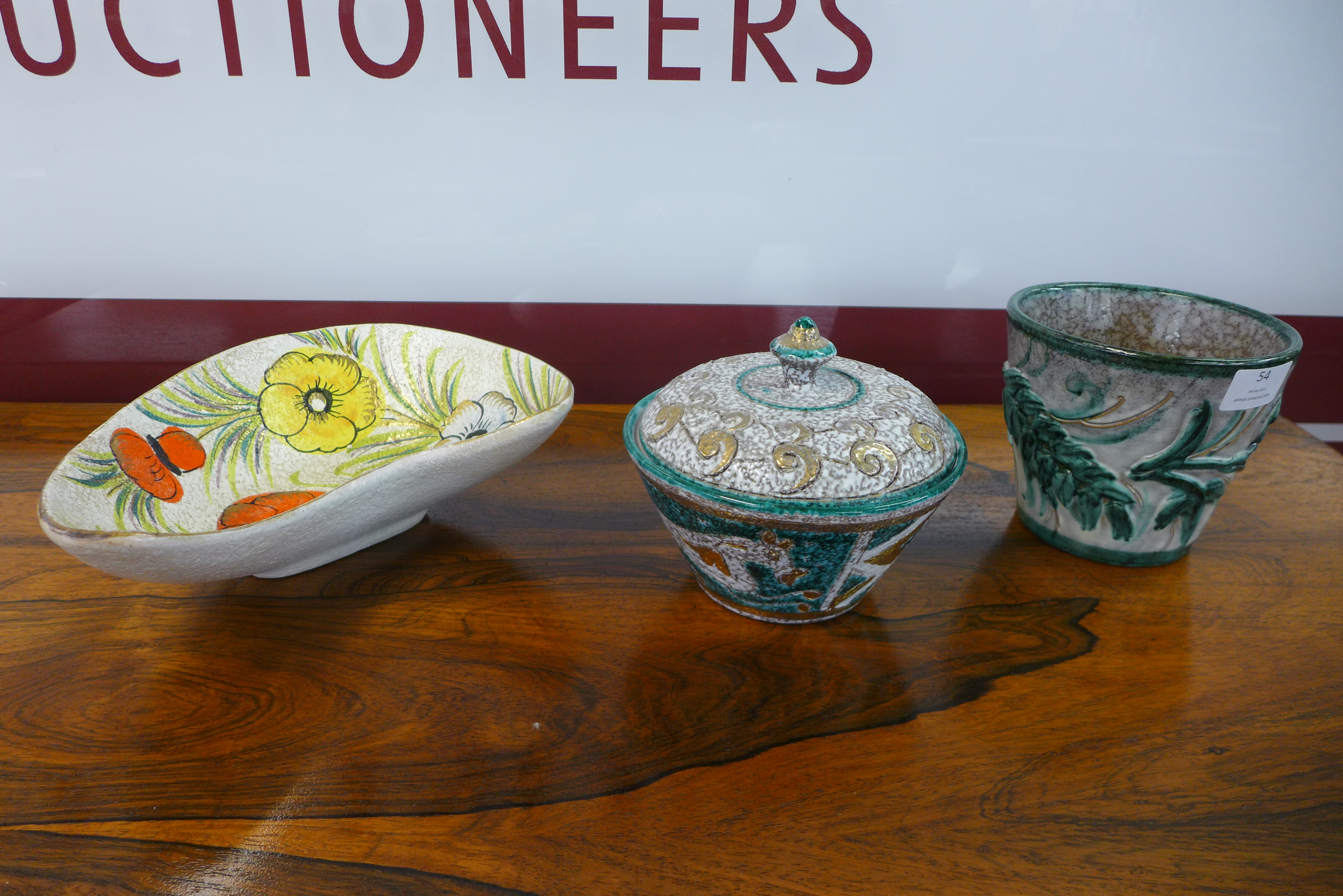 Three mid 20th Century Italian porcelain bowls