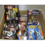 Star Wars merchandise including figures, Top Trumps, annuals, paperback books, a jigsaw , yo-yo,