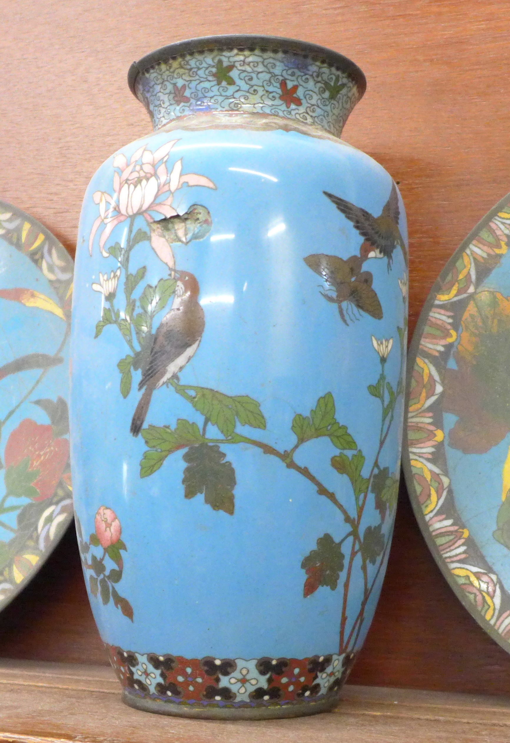 A cloisonne vase, 31cm and two cloisonne chargers, 30.5cm, all a/f - Image 4 of 6