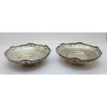 A pair of pierced silver Mappin & Webb dishes, 246g, diameter 12cm