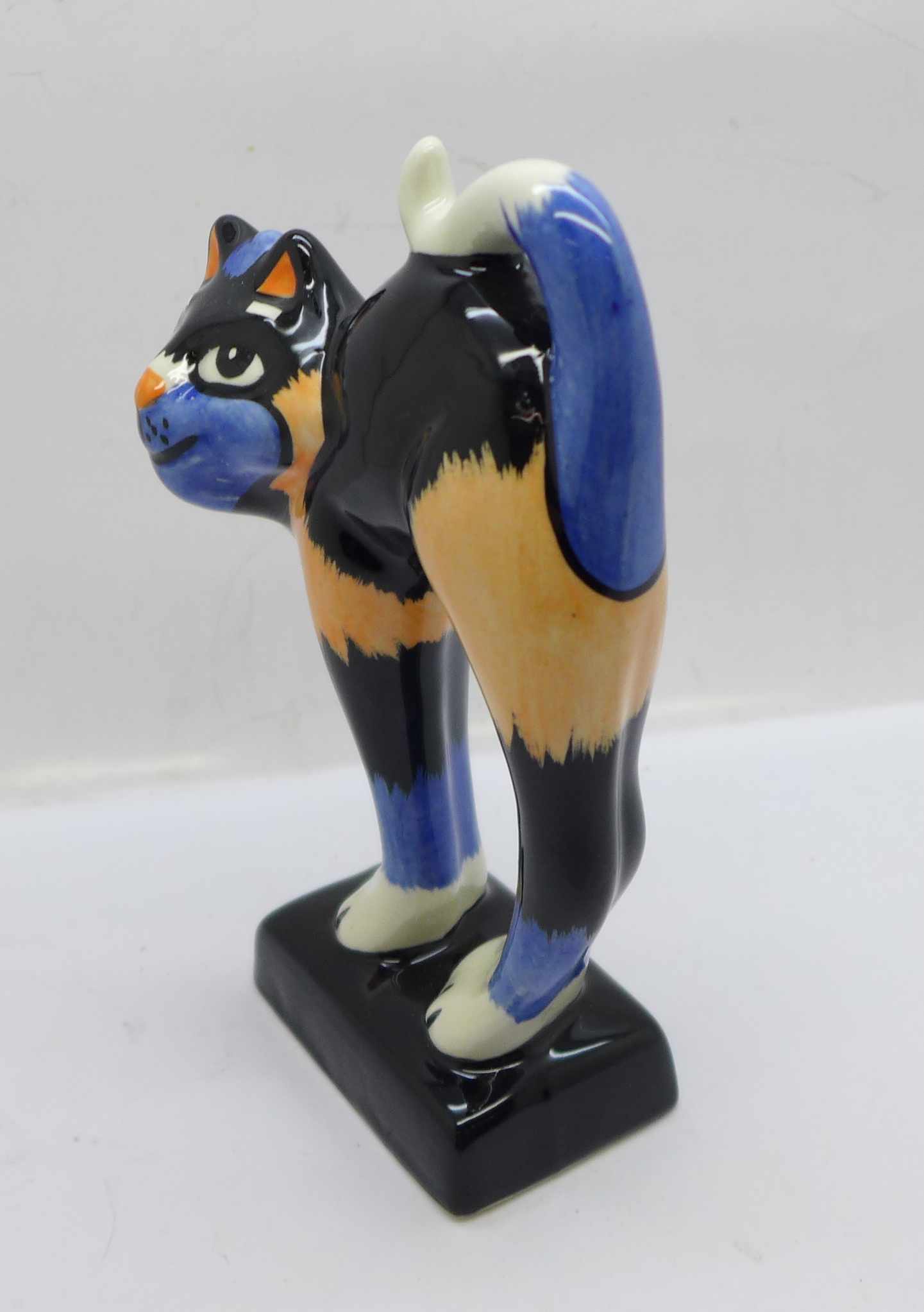 A Lorna Bailey 'Rafa the Cat', 13cm, signed on the base - Image 4 of 5