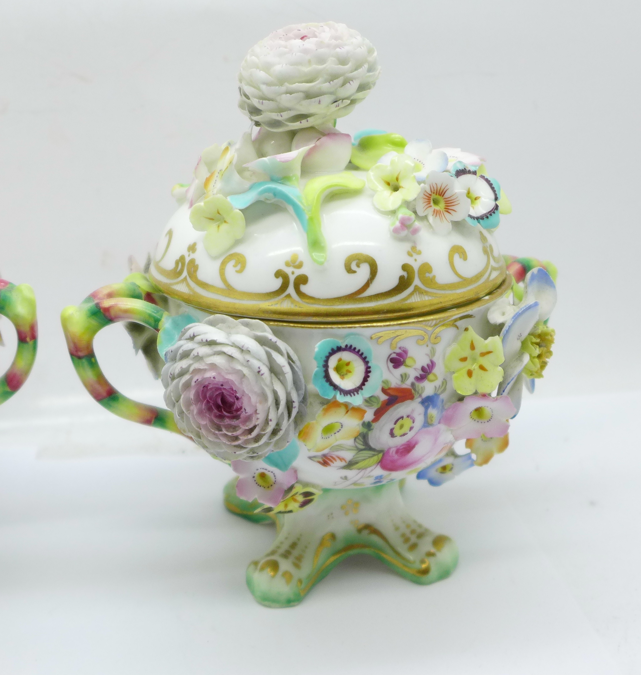 A pair of continental florally encrusted lidded pots, 14cm, some petals a/f - Image 3 of 7