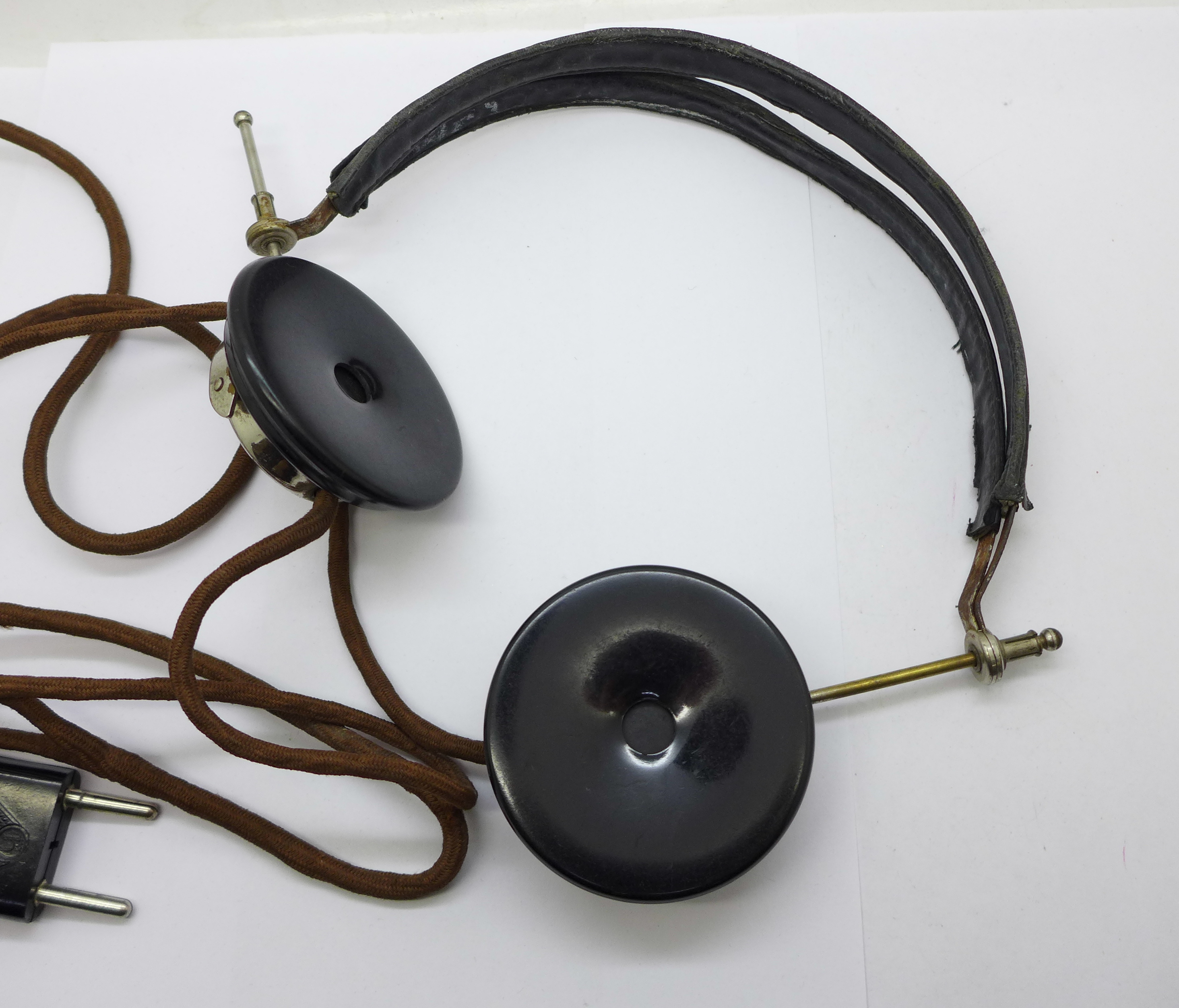 A pair of German headphones, marked N&K, Neufeldt & Kuhnke Kiel - Image 2 of 5