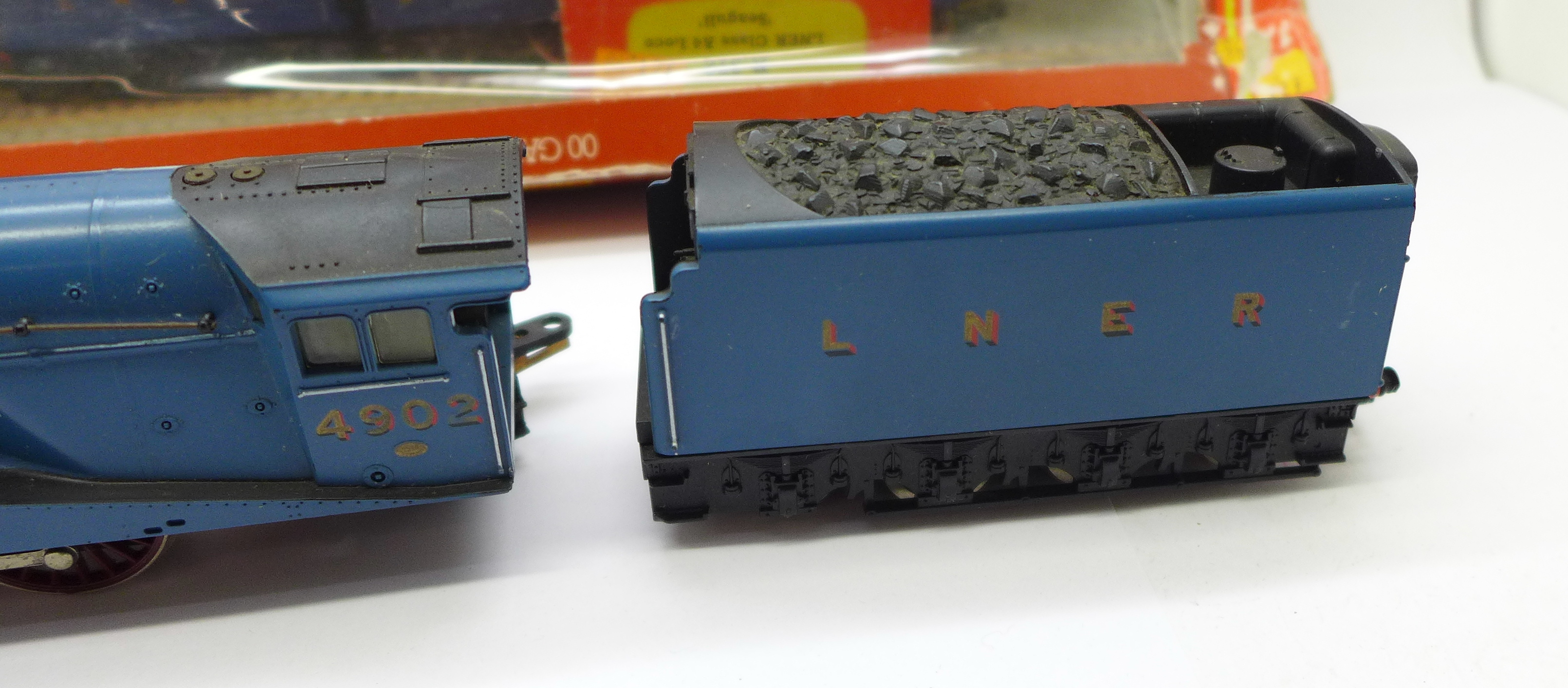 A Hornby Railways model LNER Class A4 'Seagull' locomotive and tender, R.372, box a/f - Image 3 of 4