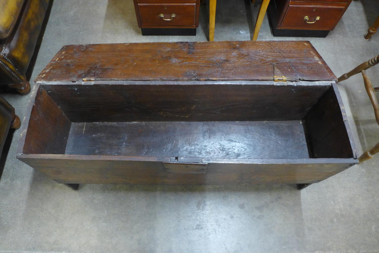 A William III oak six plank coffer - Image 2 of 4