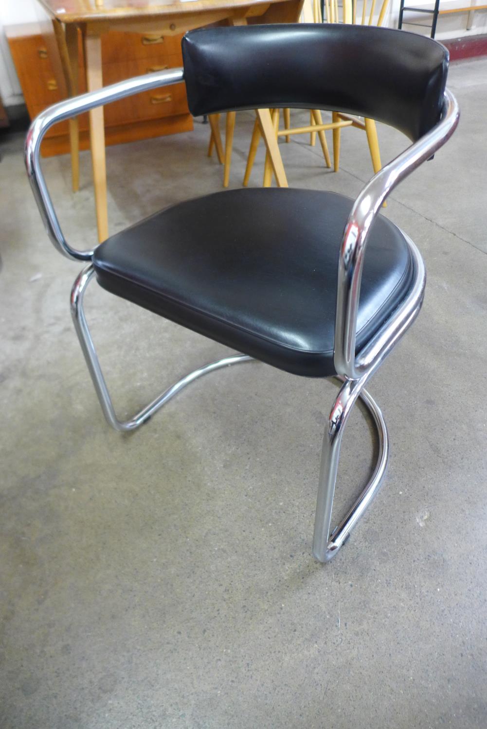 A chrome and glass topped circular table and four chairs - Image 3 of 3