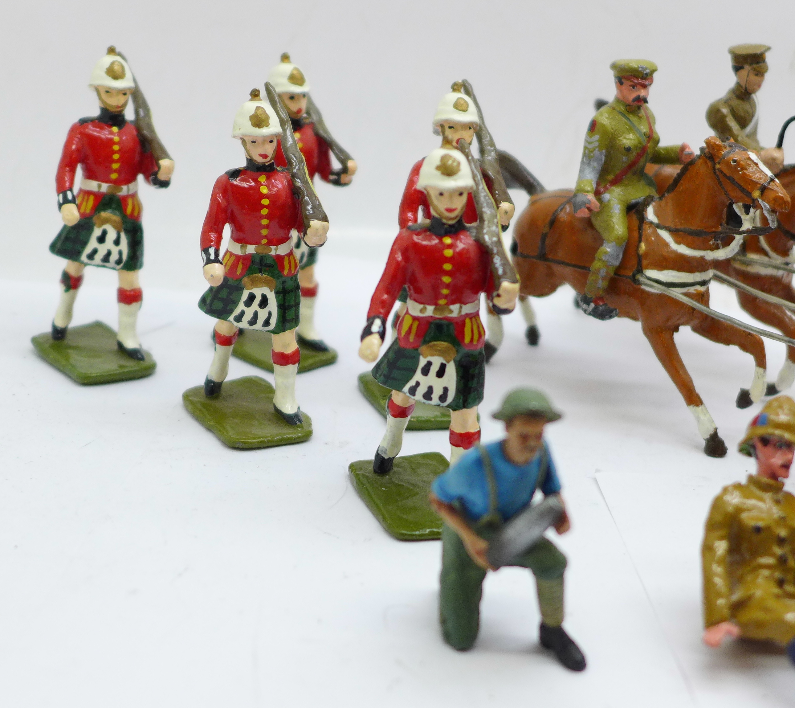 A collection of metal model military figures - Image 2 of 6