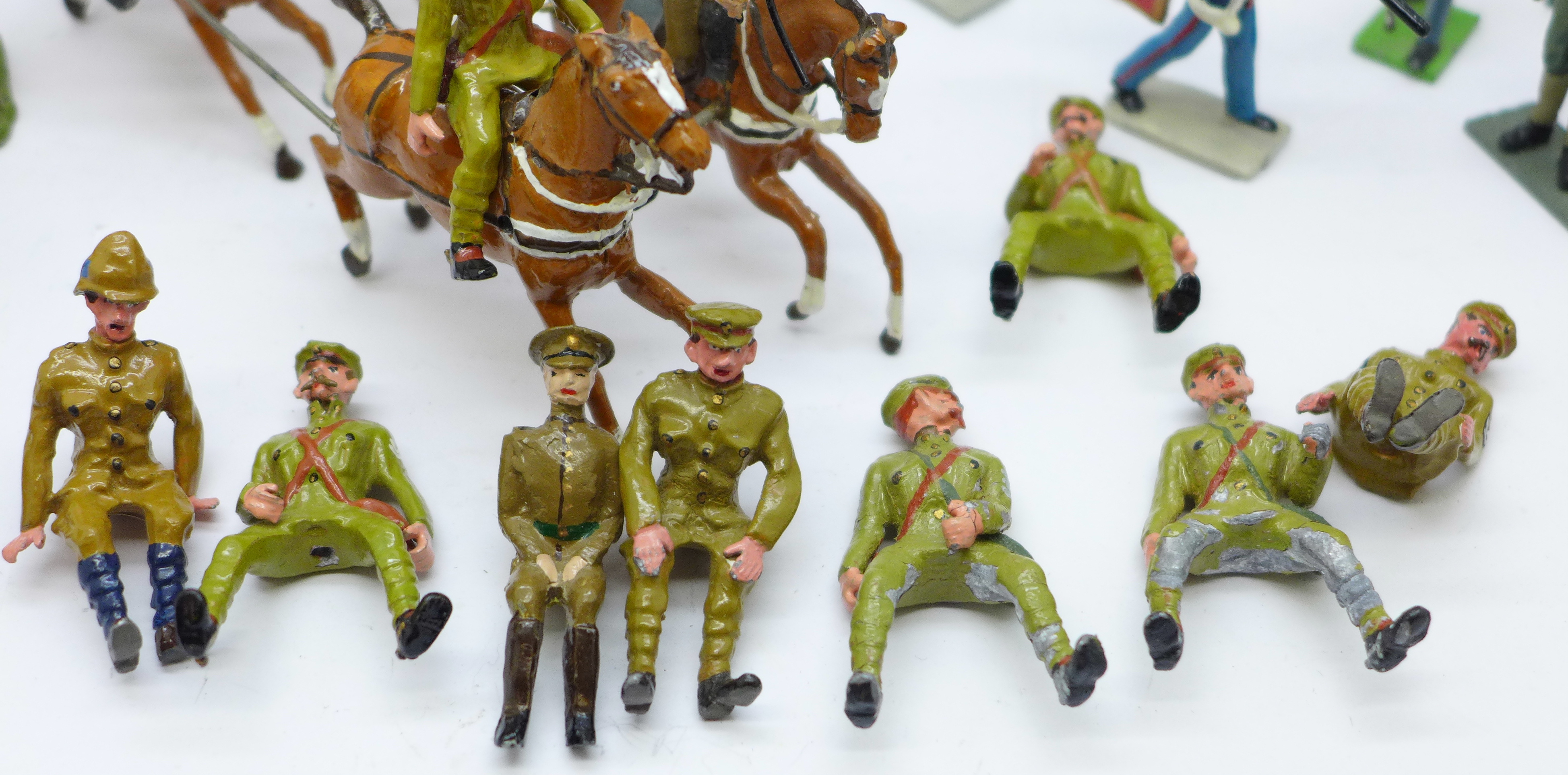 A collection of metal model military figures - Image 4 of 6
