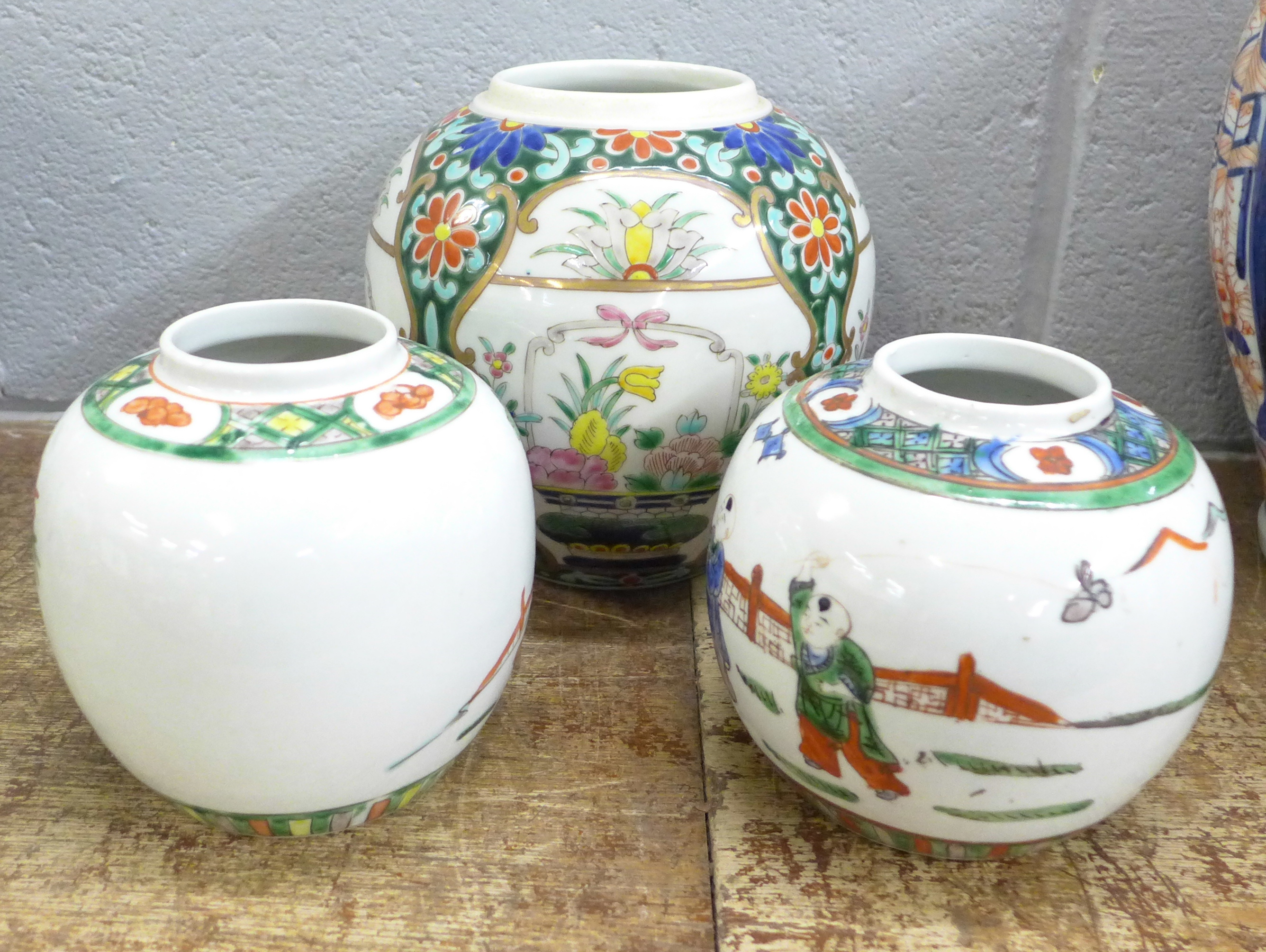 Three famille verte ginger jars, all lacking lids - Image 3 of 6