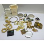 Vintage jewellery, a compact, a mirror, etc.