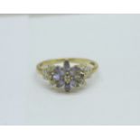 A 9ct gold stone set ring, 2.5g, T