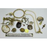Costume jewellery, faux pearl necklace, brooches, etc.