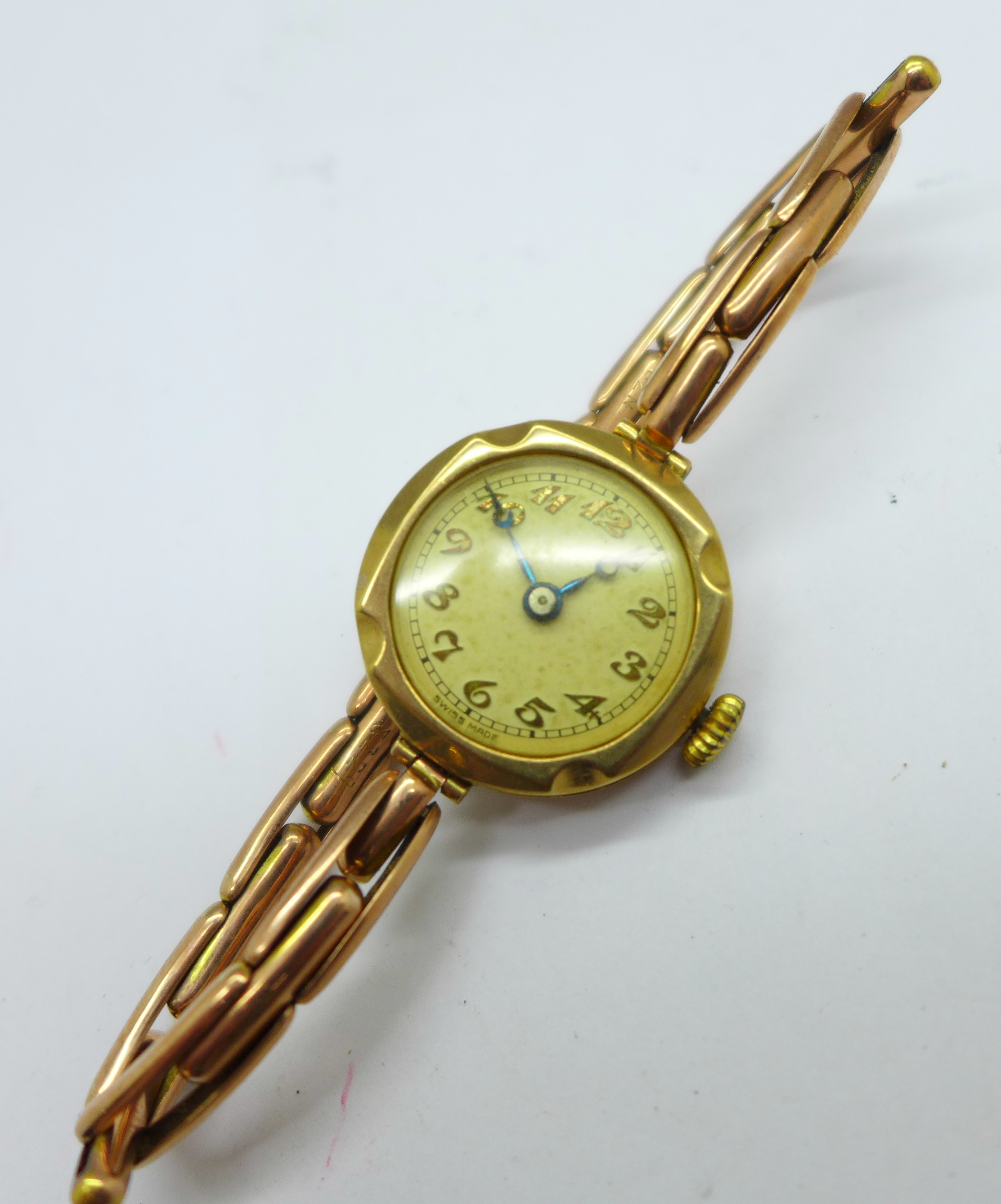 A lady's 9ct gold wristwatch on a 9ct gold expandable strap - Image 4 of 5