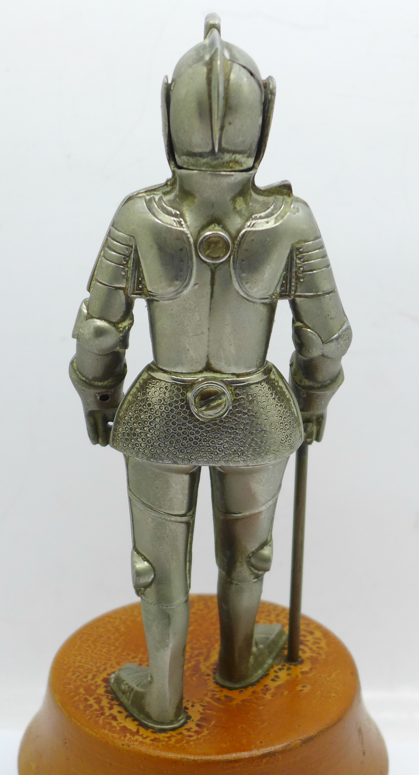 A metal Knight table lighter on a wooden base - Image 4 of 5