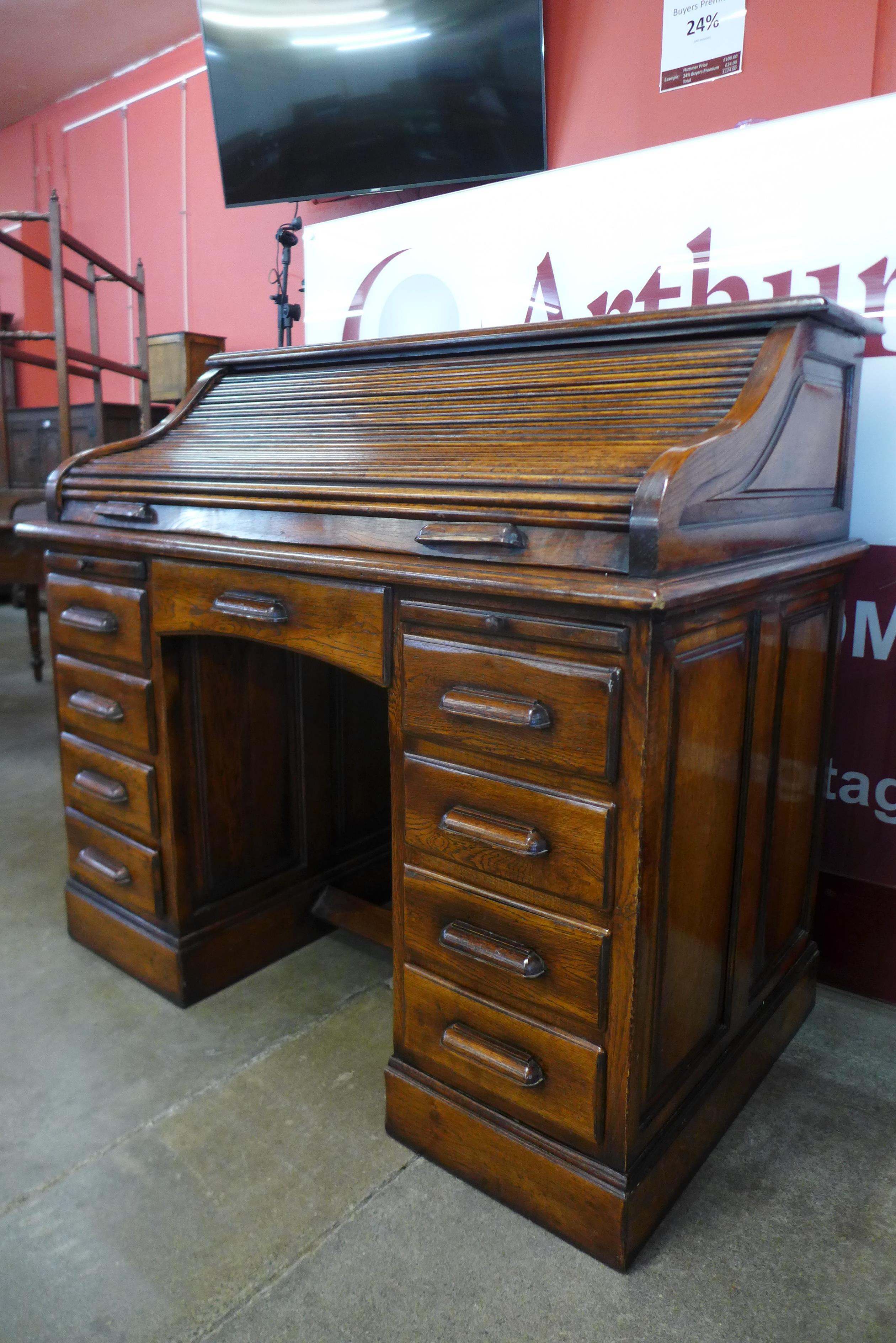 An oak tambour roll top desk - Image 2 of 3