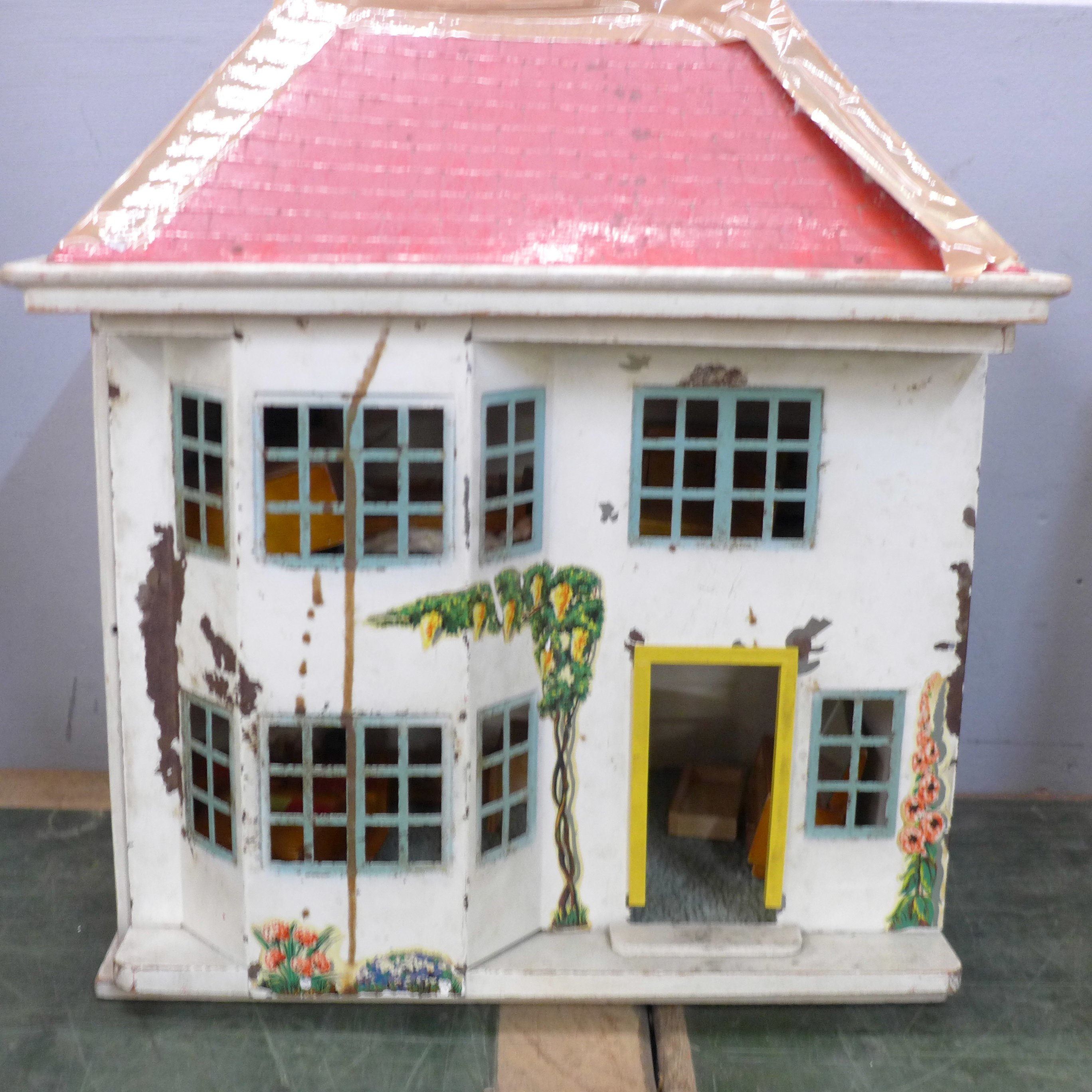 A tin plate and wooden doll's house with furniture, 41cm, roof a/f - Image 2 of 4