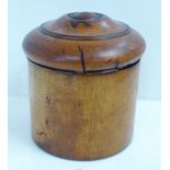 A late Victorian fruit wood pot with screw lid, 10cm