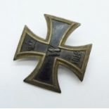 A WWI German cross medal/award