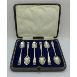 A cased set of six silver coffee spoons, Birmingham 1925, 46g