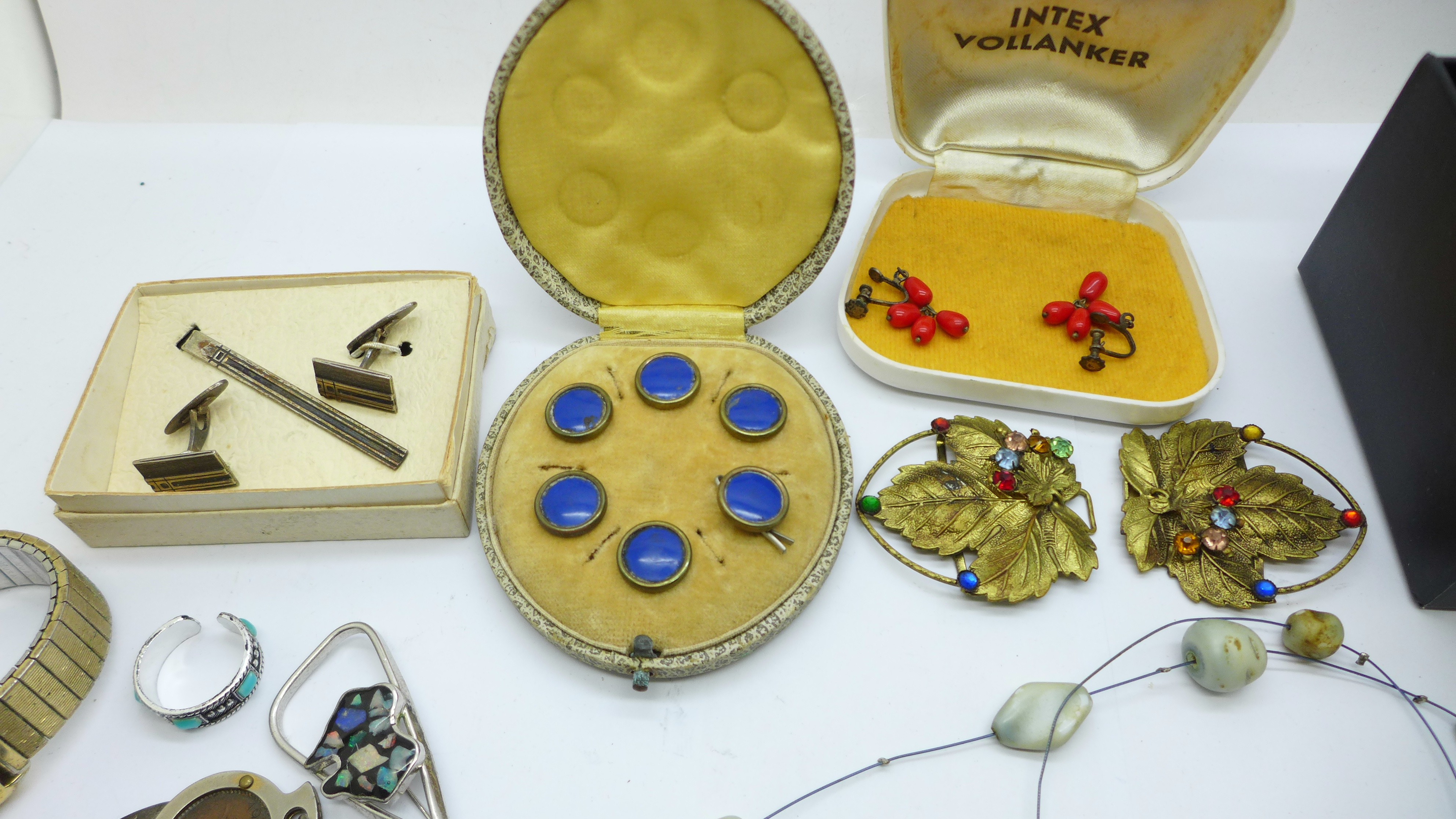 Costume jewellery, wristwatches, cased studs, etc. - Bild 3 aus 9