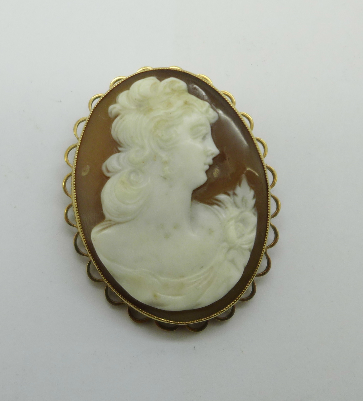 A 9ct gold cameo brooch, total weight 13.5g - Bild 7 aus 8