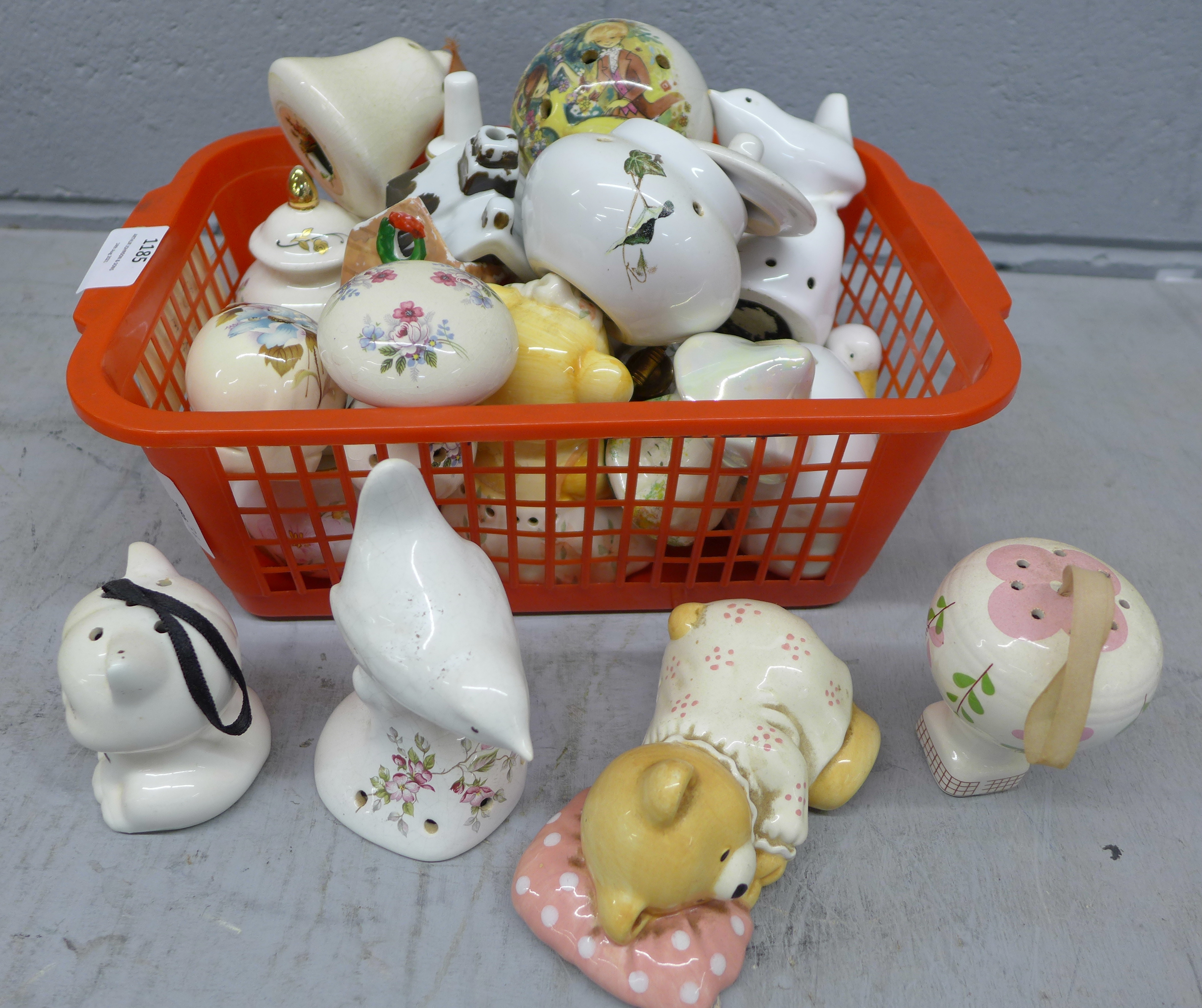 A collection of china pot pourri pots **PLEASE NOTE THIS LOT IS NOT ELIGIBLE FOR POSTING AND