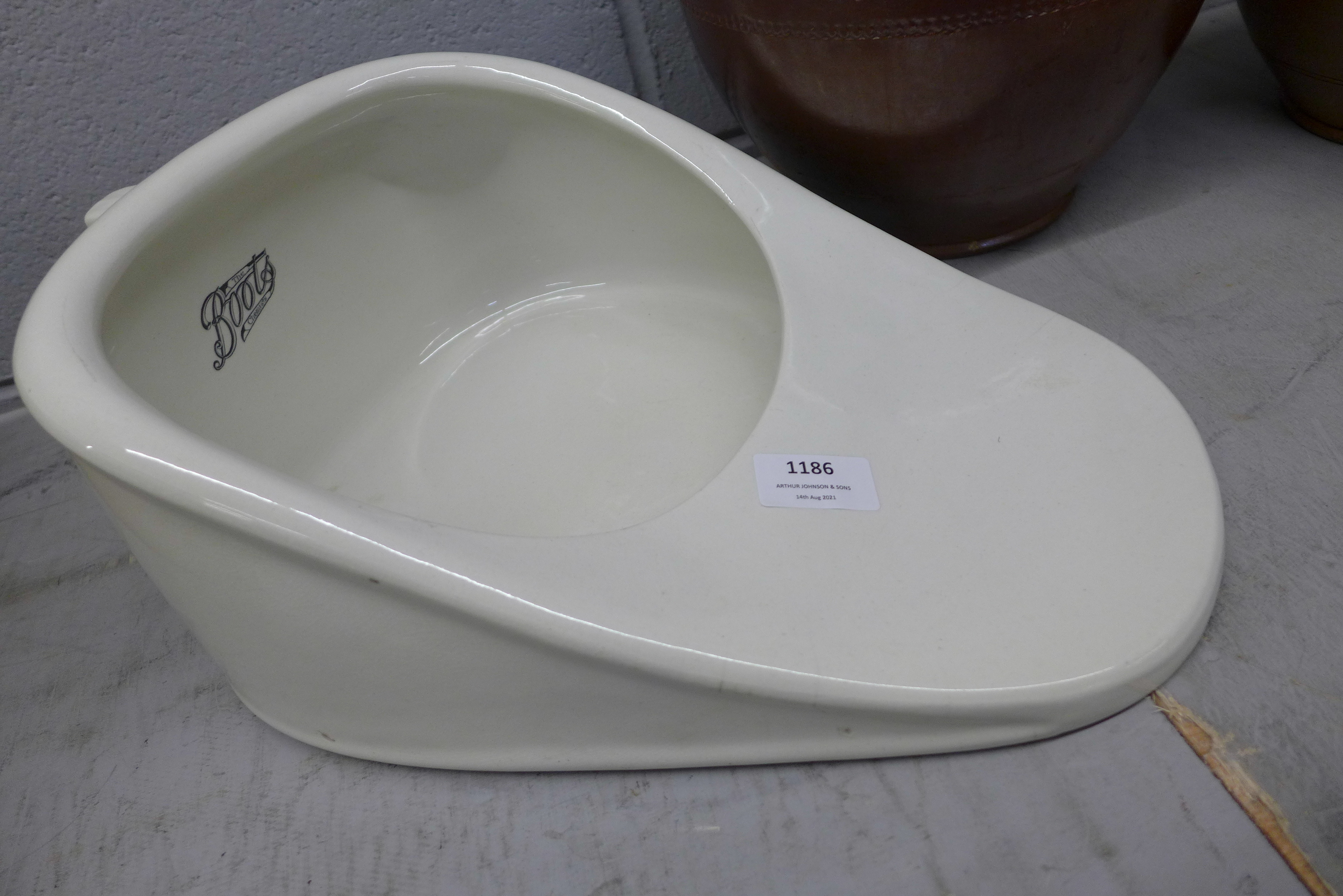 Two Victorian salt glaze crock pots and a Boots urinal **PLEASE NOTE THIS LOT IS NOT ELIGIBLE FOR - Bild 2 aus 3