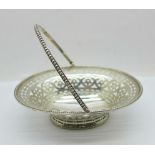 A George III pierced silver basket, London 1781, 140g, 15 x 11cm