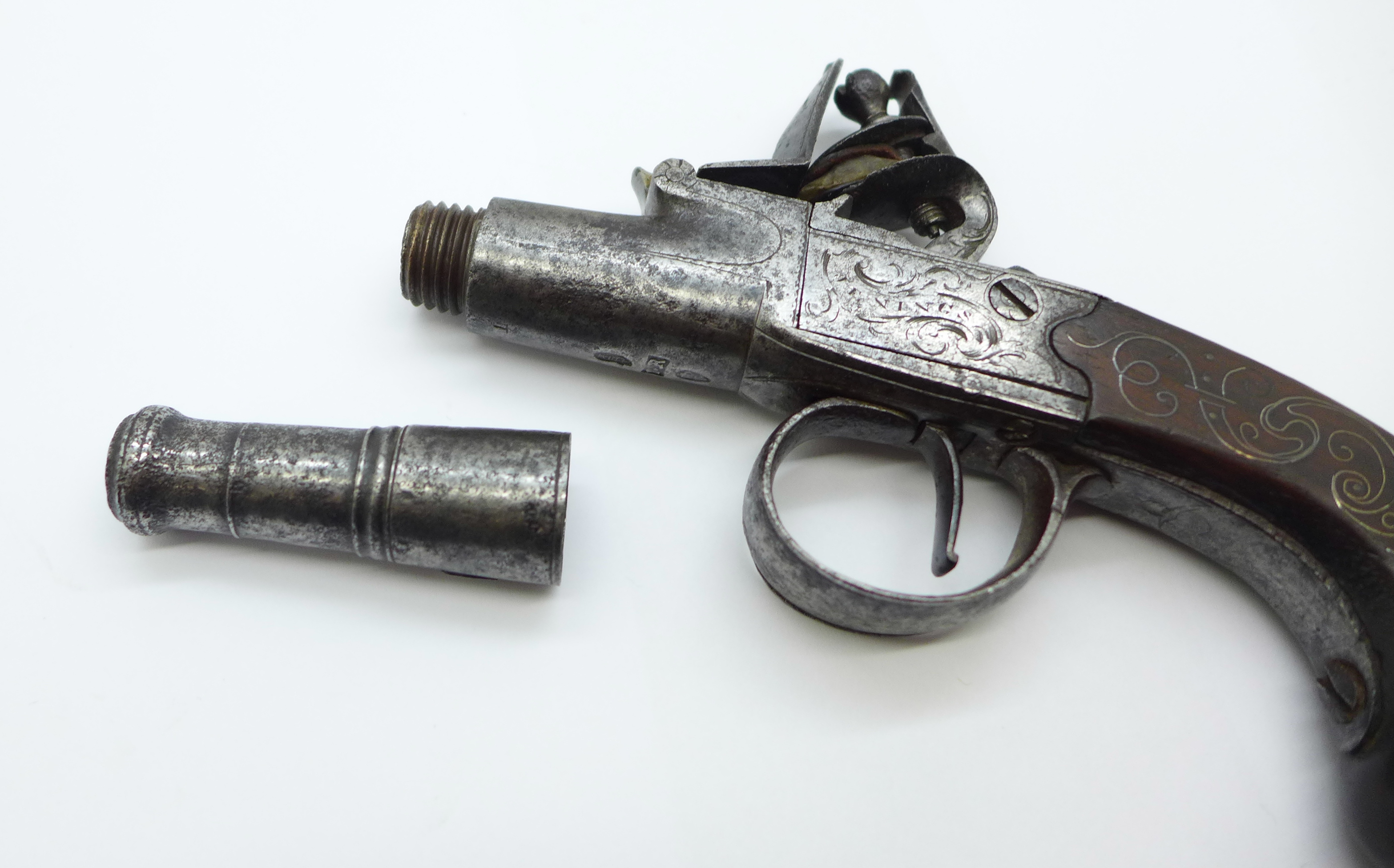 An early George III flintlock pistol, c1770, marked Jenings Gloster, with cannon turn-off barrel, - Bild 6 aus 6