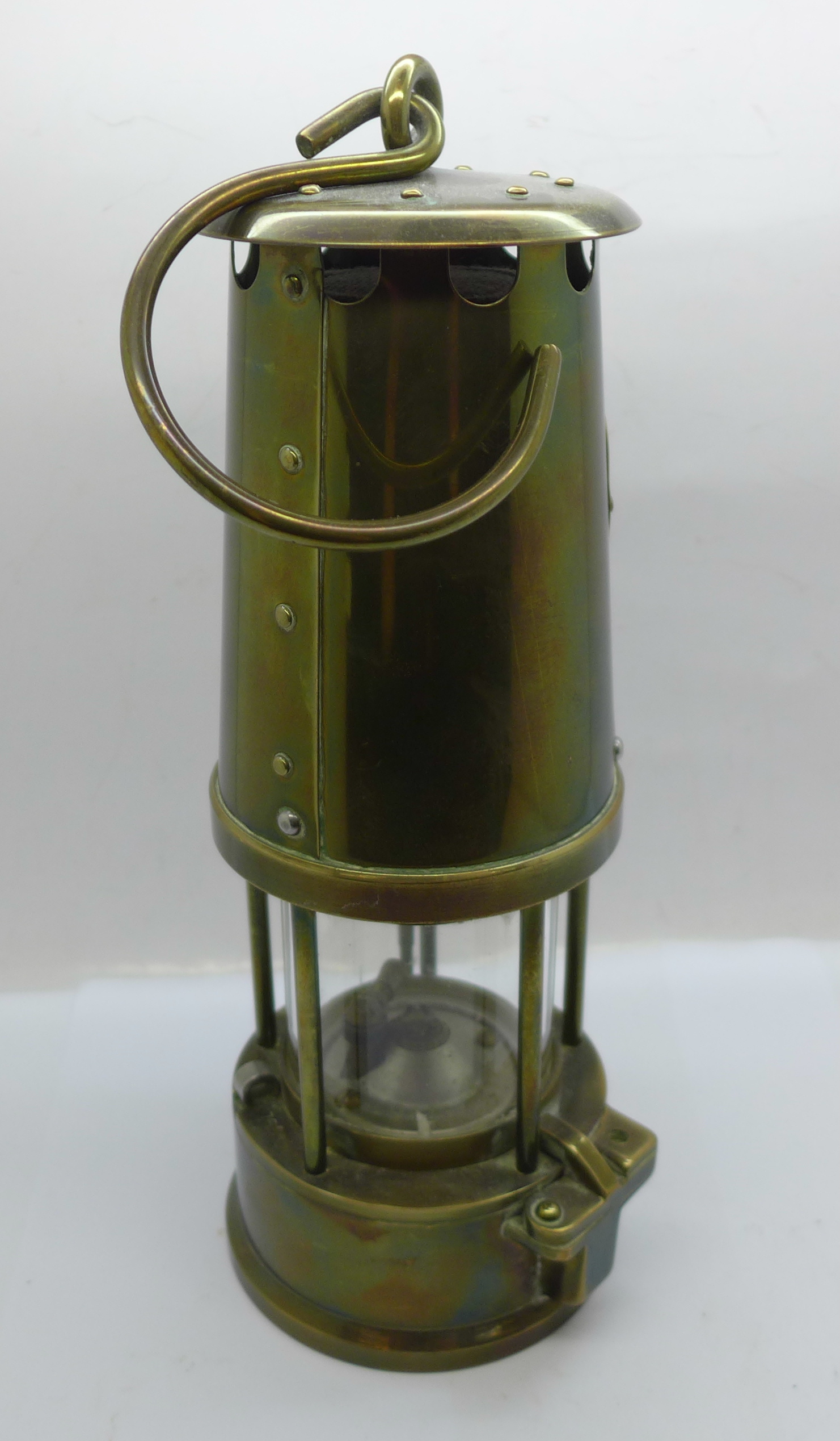 An Eccles miner's safety lamp - Image 3 of 3