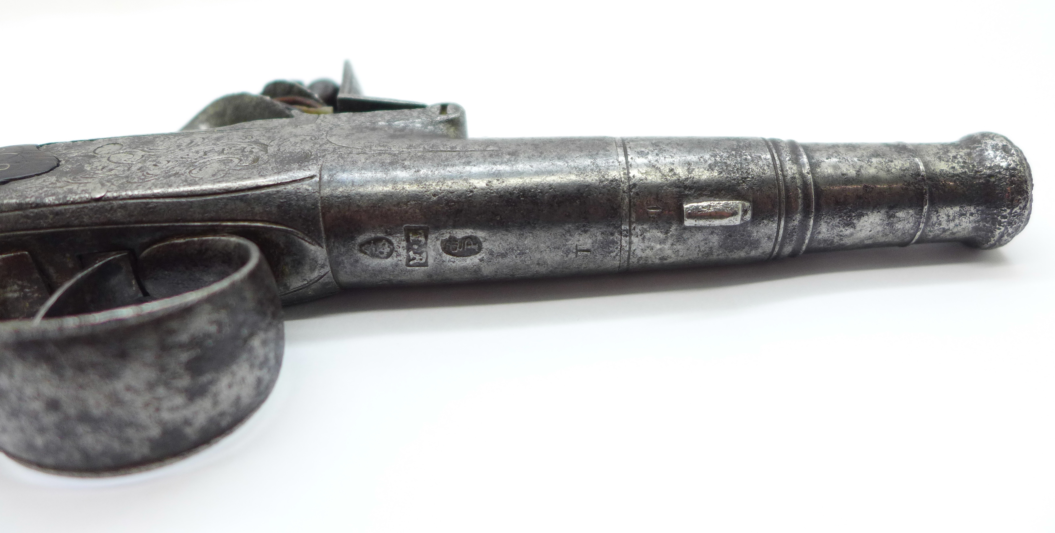 An early George III flintlock pistol, c1770, marked Jenings Gloster, with cannon turn-off barrel, - Bild 4 aus 6