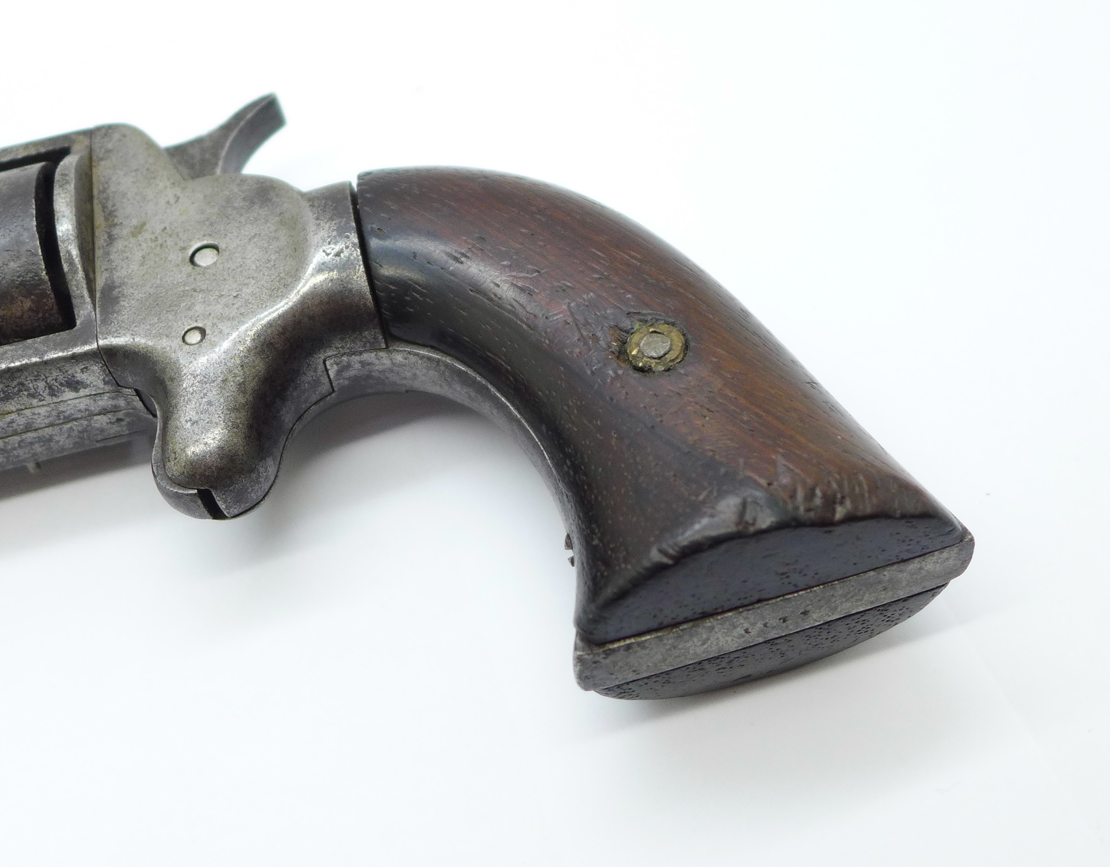 A 19th Century revolver handgun, indistinct four digit number on the bottom of the grip, ??74, - Bild 3 aus 6