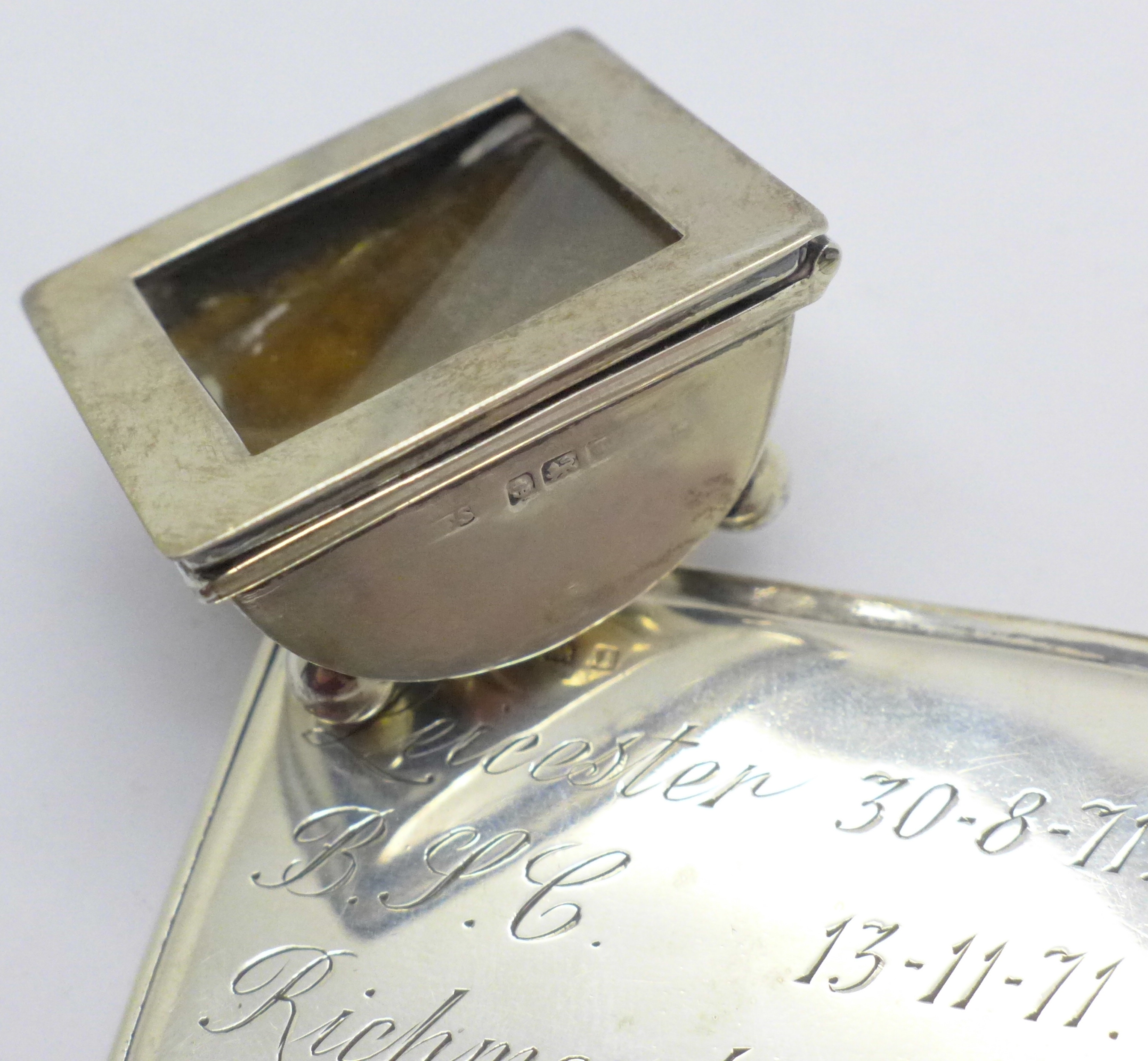 A silver stamp holder with cabochon red stone, slide to open, Birmingham 1910, with inscription - Image 3 of 5