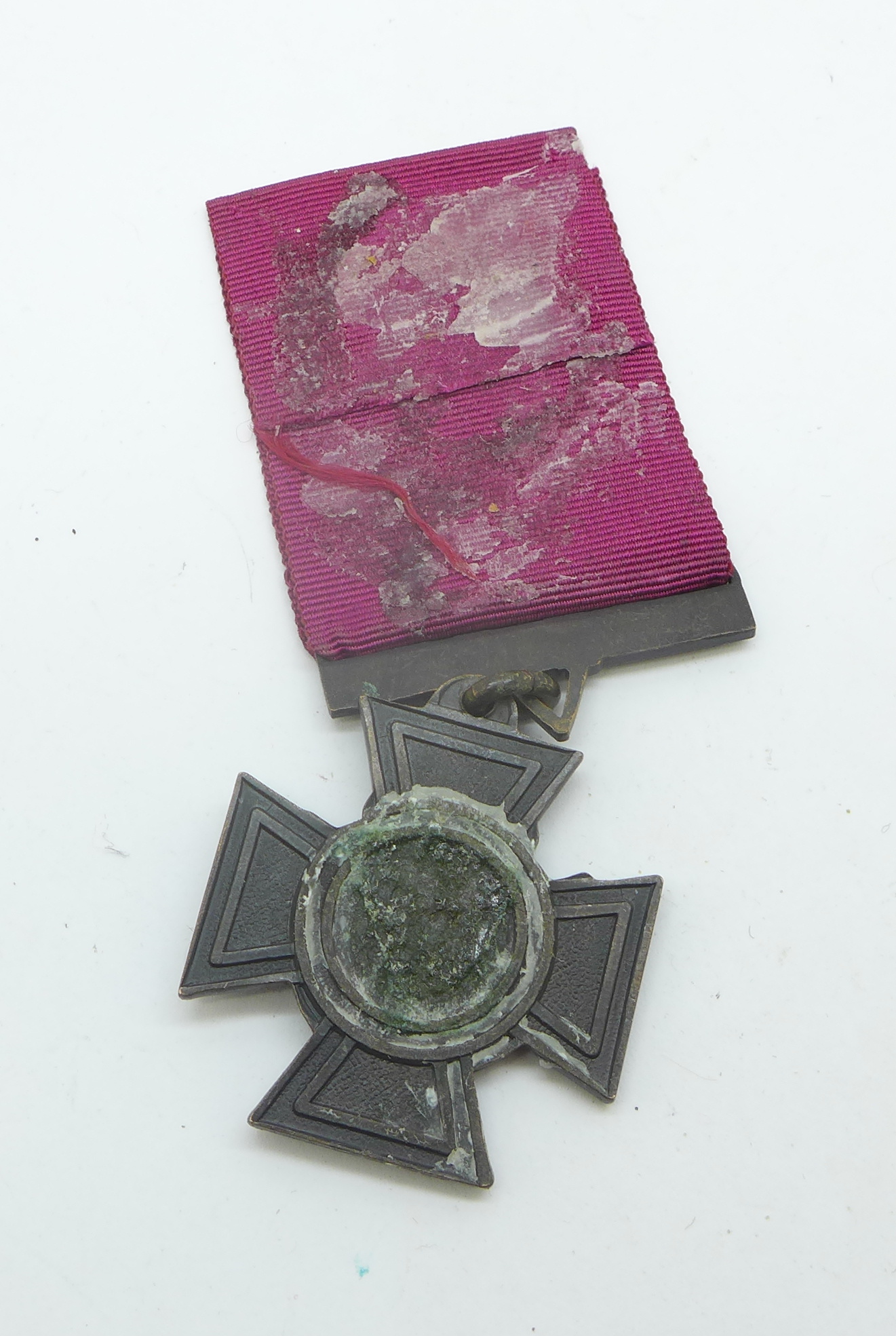 A replica Victoria Cross medal - Image 3 of 3