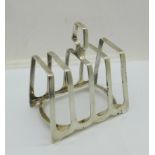 A hallmarked silver toast rack, 62.7g