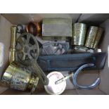 A box of assorted brass **PLEASE NOTE THIS LOT IS NOT ELIGIBLE FOR POSTING AND PACKING**