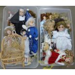 Two boxes of modern costume dolls, Hamilton and Franklin Mint, one musical **PLEASE NOTE THIS LOT IS