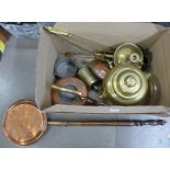 A box of brass and copper **PLEASE NOTE THIS LOT IS NOT ELIGIBLE FOR POSTING AND PACKING**