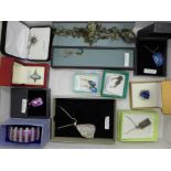 A collection of silver mounted and other jewellery